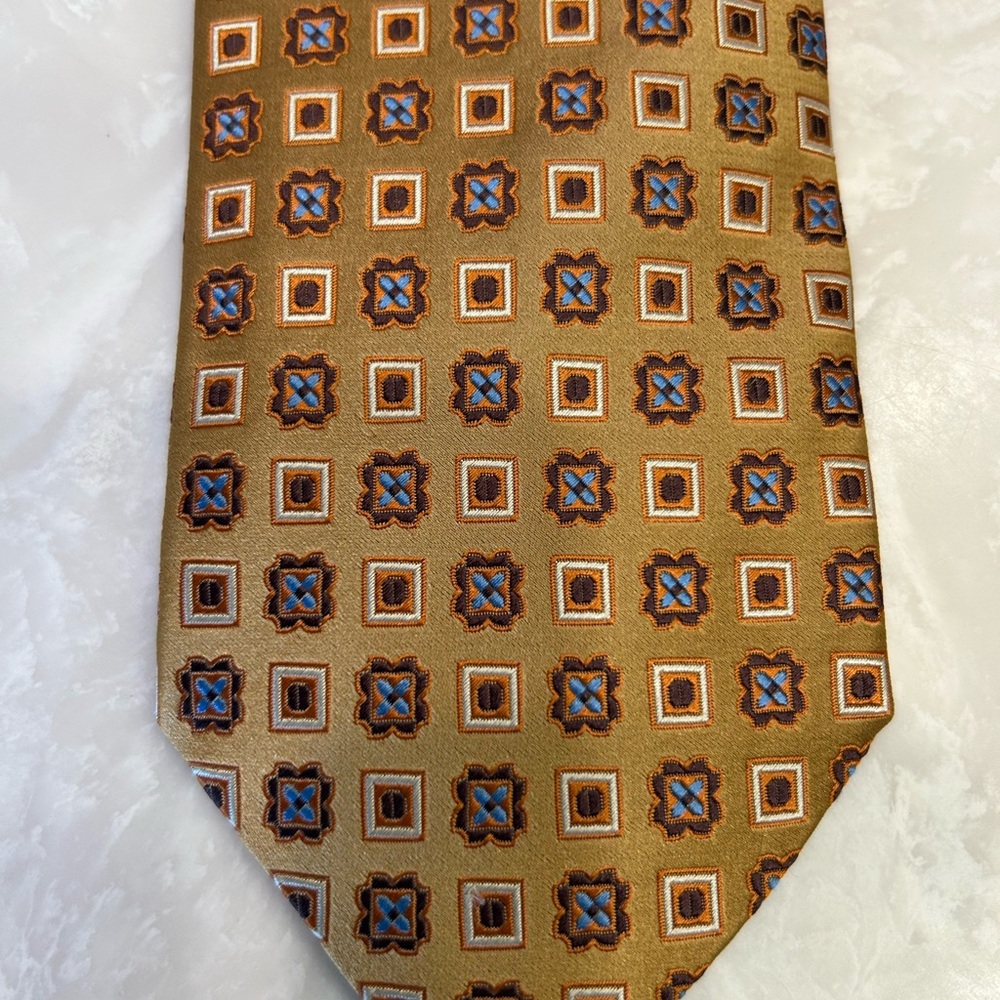 Ermenegildo Zegna Luxurious Silk Geometric Patterned Tie - Gold & Blue, Italian - Picture 4 of 13